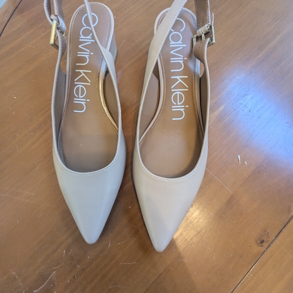 Calvin Klein Tan Slingback Pumps Pointed Toe Block Heel Nude Career Shoes Size 9 - Picture 2 of 11